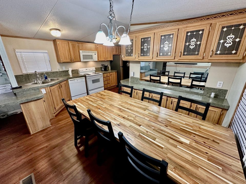 dining and kitchen