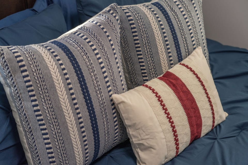 2nd queen bed detail