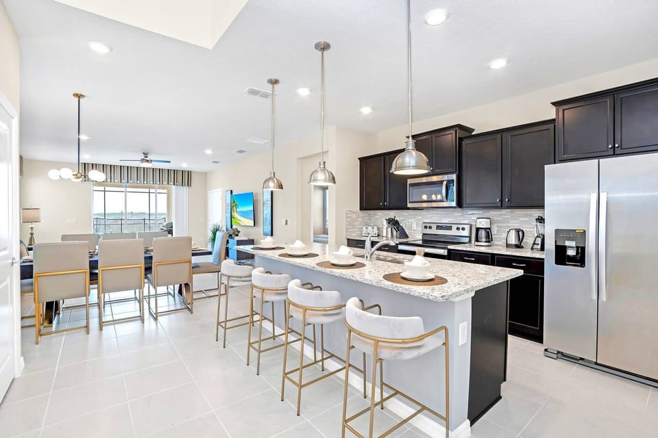 Fully Equipped Kitchen with Stainless Steel Appliances