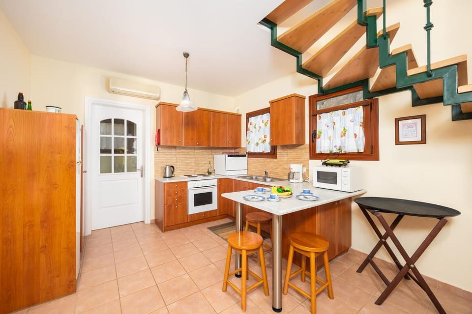 Equipped kitchen with A/C