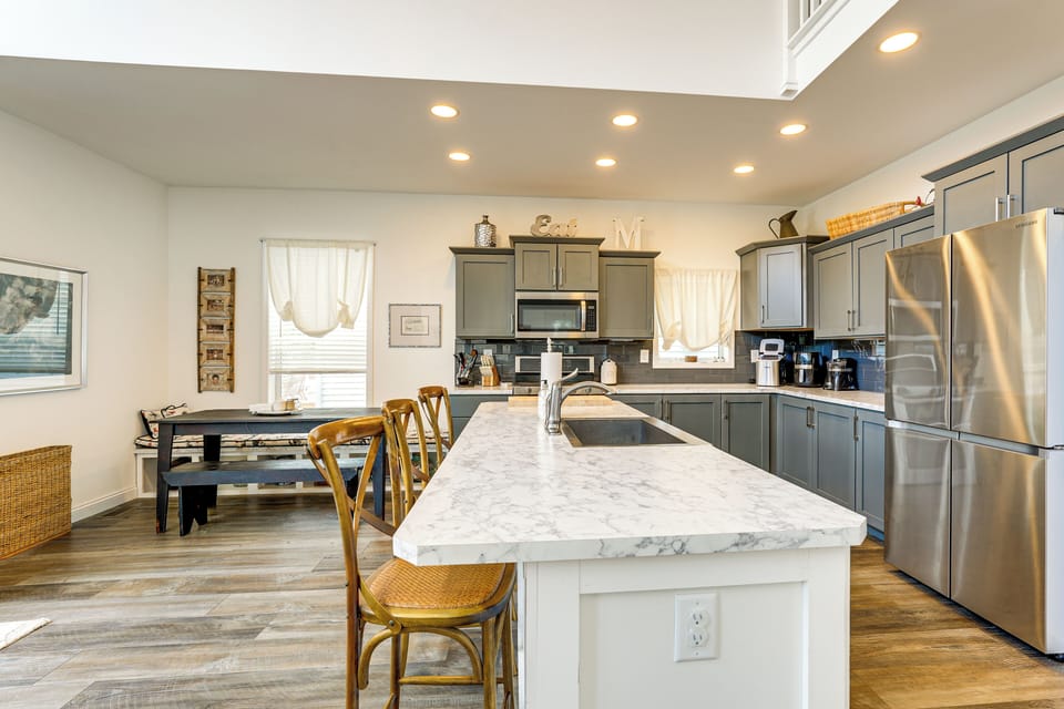 Breakfast Bar | Kitchen | Cooking Basics | 1st Floor