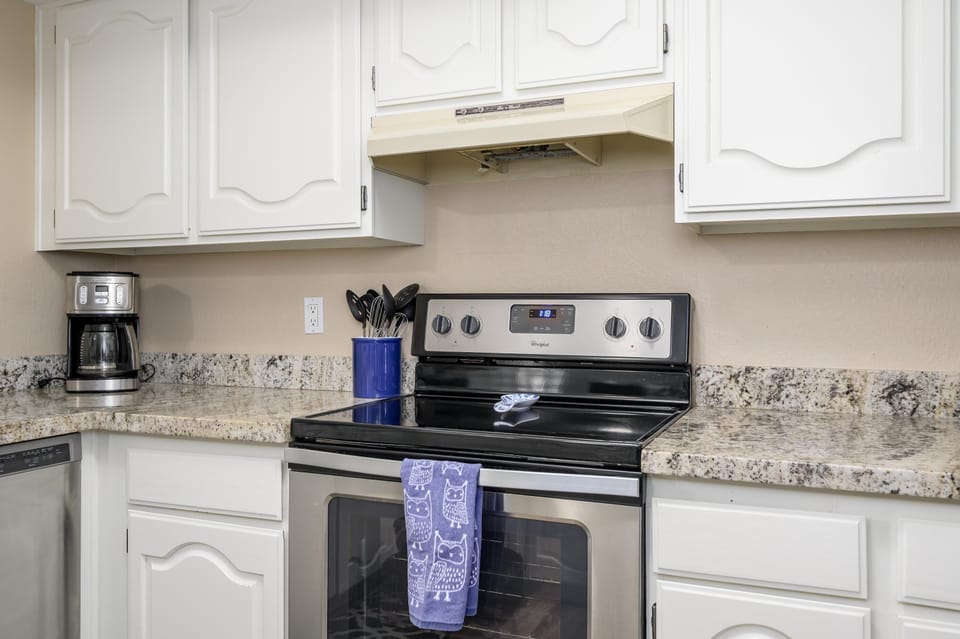 Electric range and countertop microwave provided.