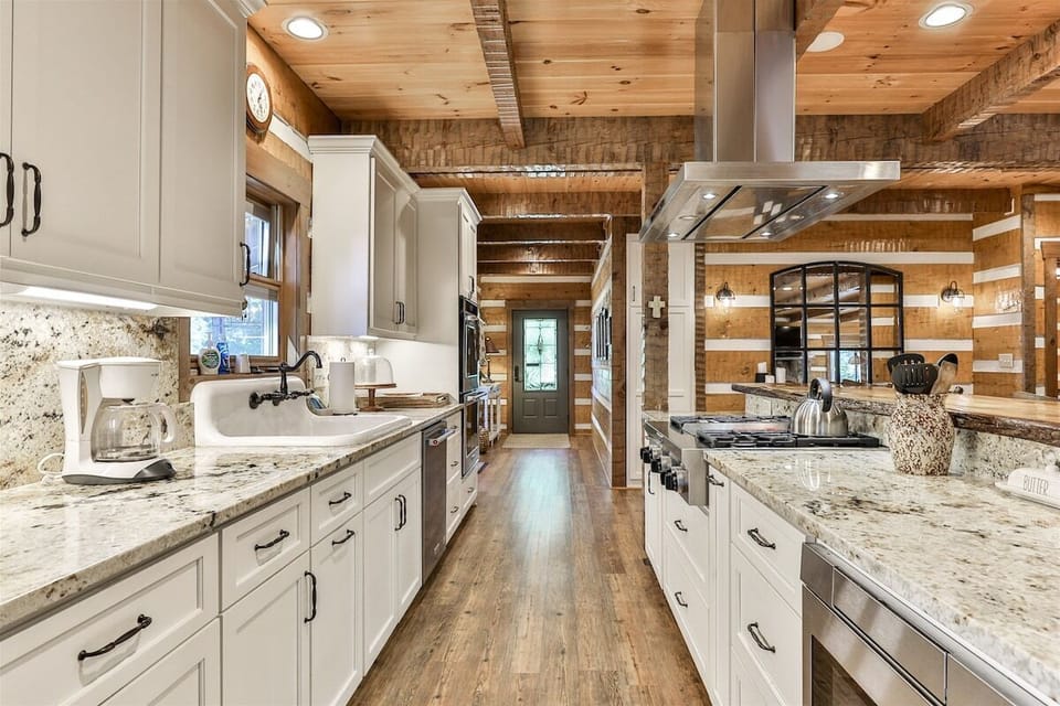 Fully Stocked Kitchen