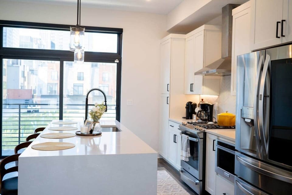 Elegant, fully stocked kitchen with top of the line new appliances