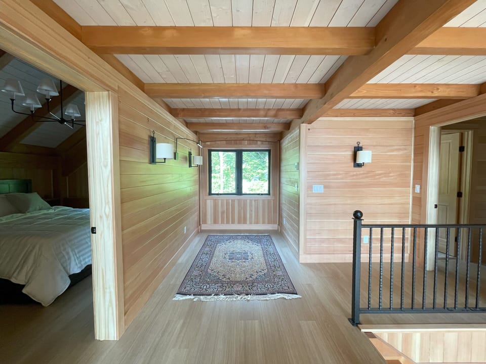 Open sitting area on 2nd floor.