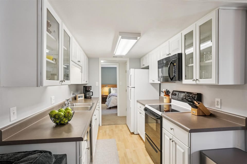 Kitchen - Ski & Racquet A-G1 - Breckenridge Vacation Rental