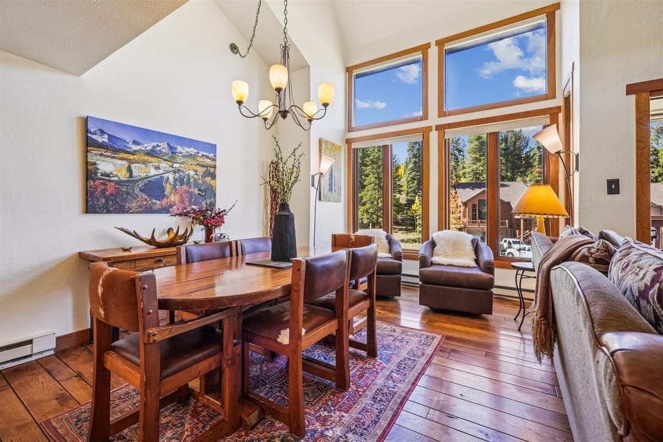 Dining Area - 4 O'Clock Lodge D25 - Breckenridge Vacation Rental