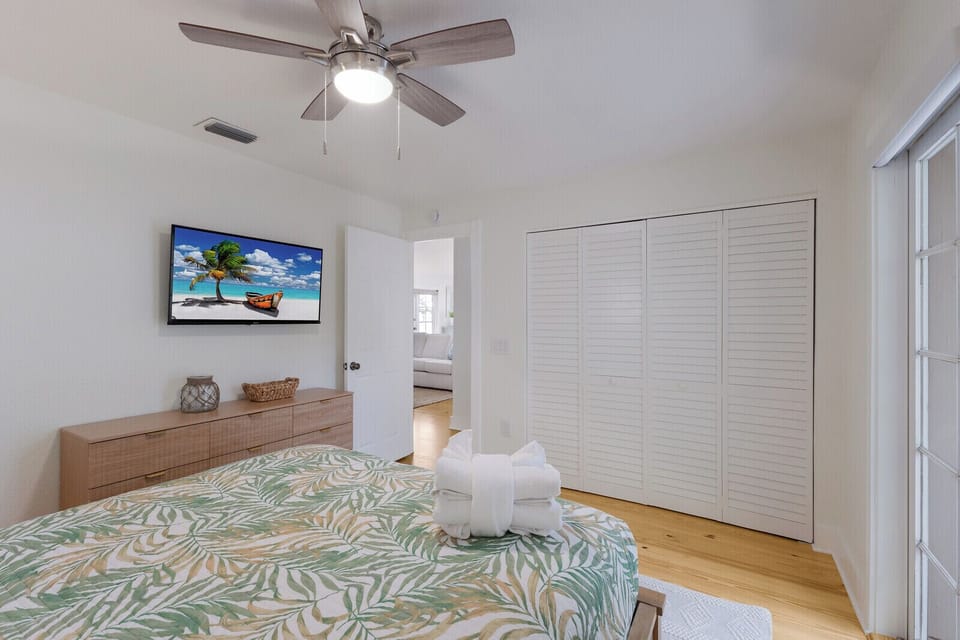 Smart tv and large closet