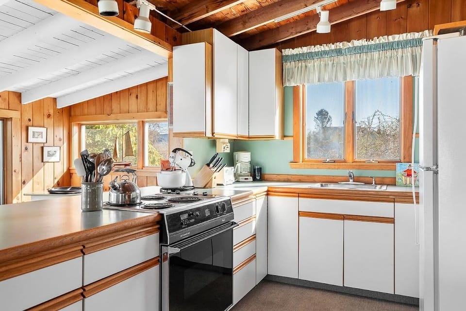 Kitchen area.