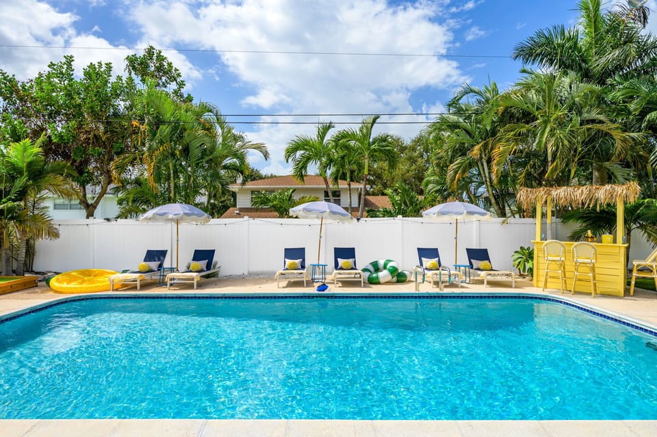 Warning: relaxation levels may reach record highs here. Our sparkling pool is the perfect blend of fun and chill — morning dips, afternoon floats, and moonlit swims included. 