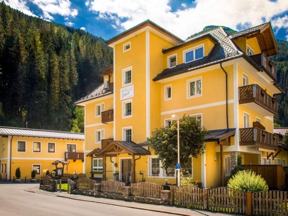 Apartment Bockhartsee - Gabriele, Pension Bed and Breakfast in Bad Hofgastein
