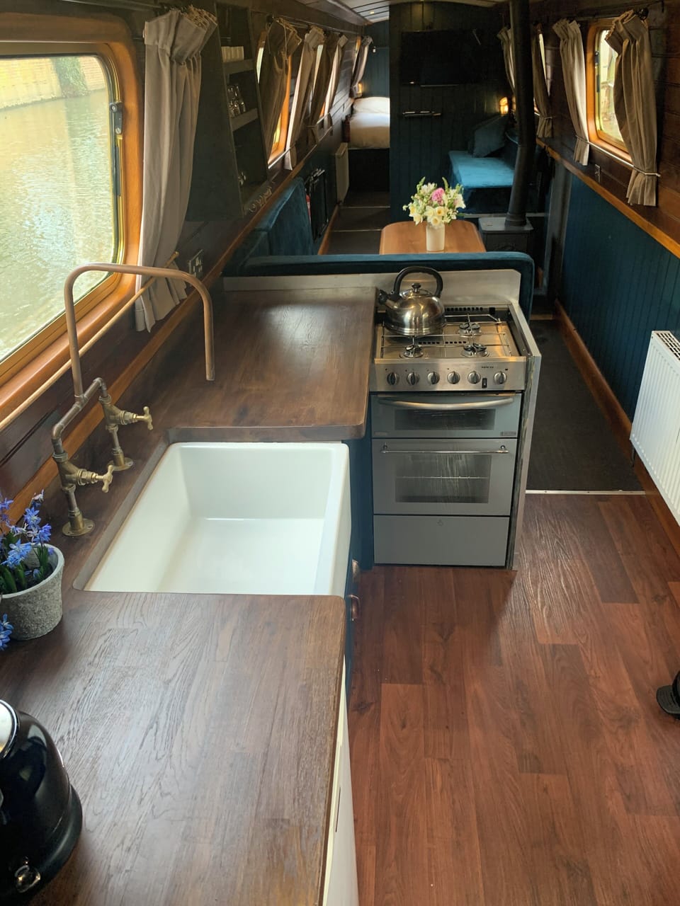 Kitchen sink area