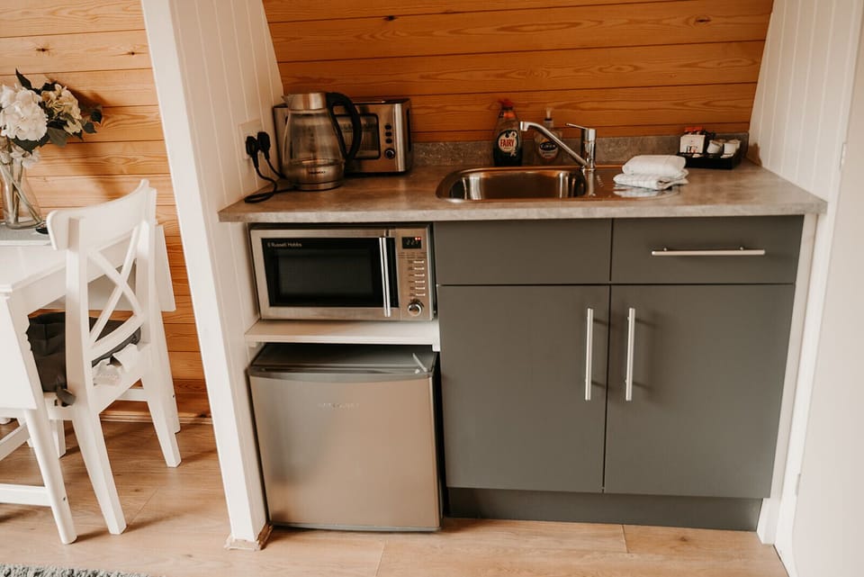 Daffodil Kitchenette