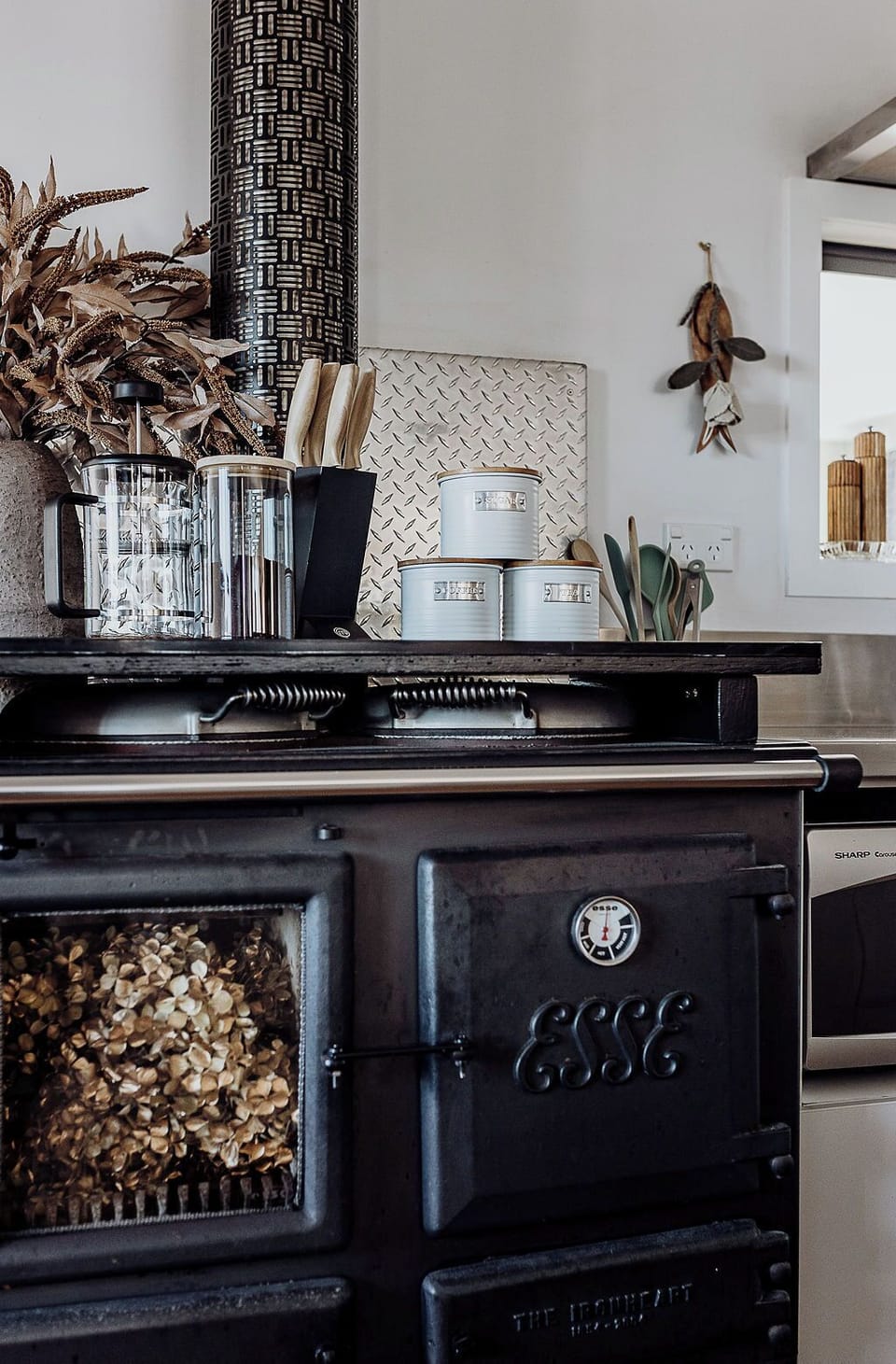 Every little detail, considered. Morning rituals made easy with thoughtful touches and a well-stocked pantry.