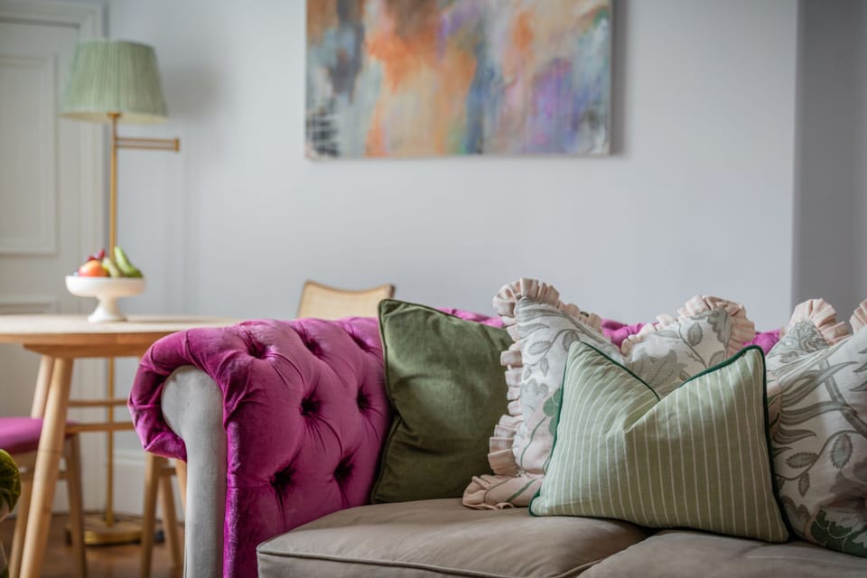 Living Room / Lounge