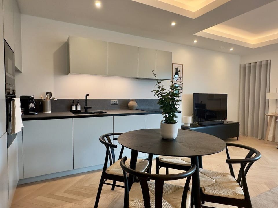 Dining Room & Kitchen