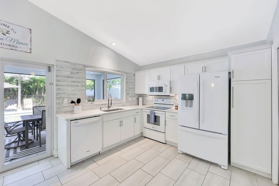 Essentials-ready kitchen for simple meals