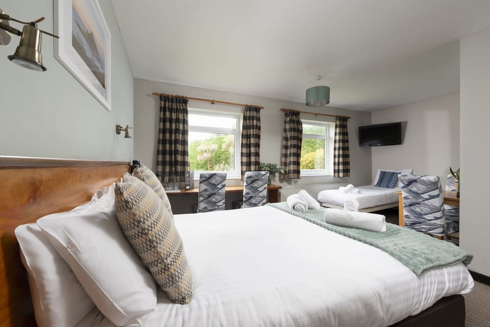 Room with Tea and coffee facilities and a hairdryer