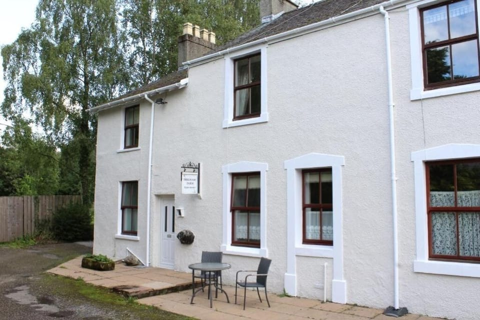 Brigham Farm Apartment: Front