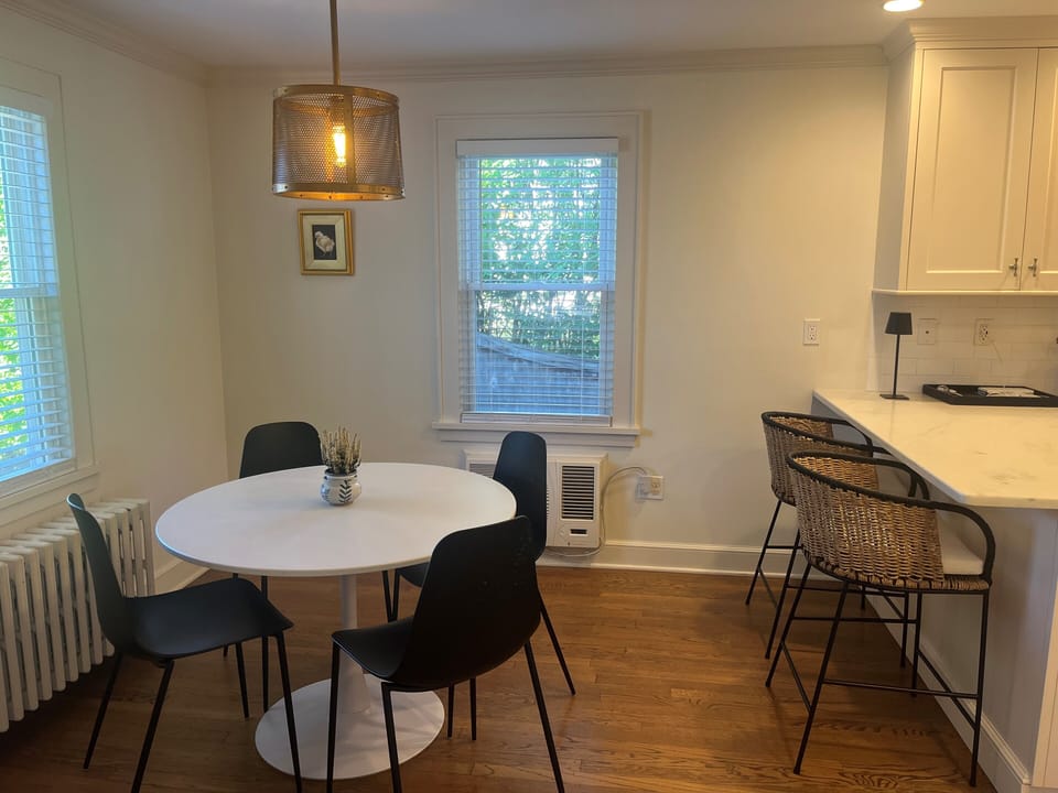 Kitchen table 