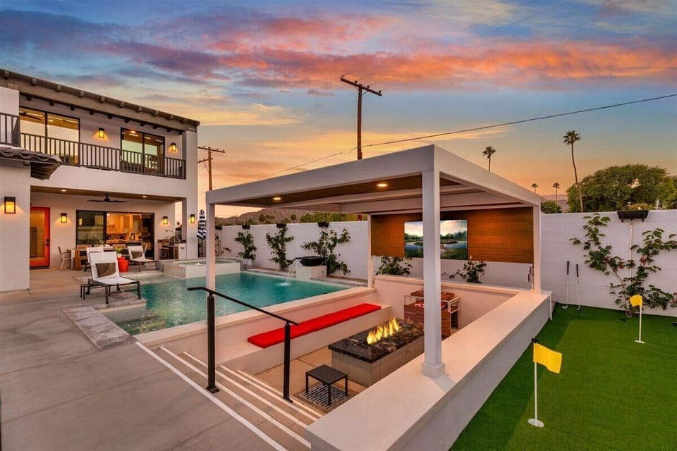 Gorgeous Pool and Spa