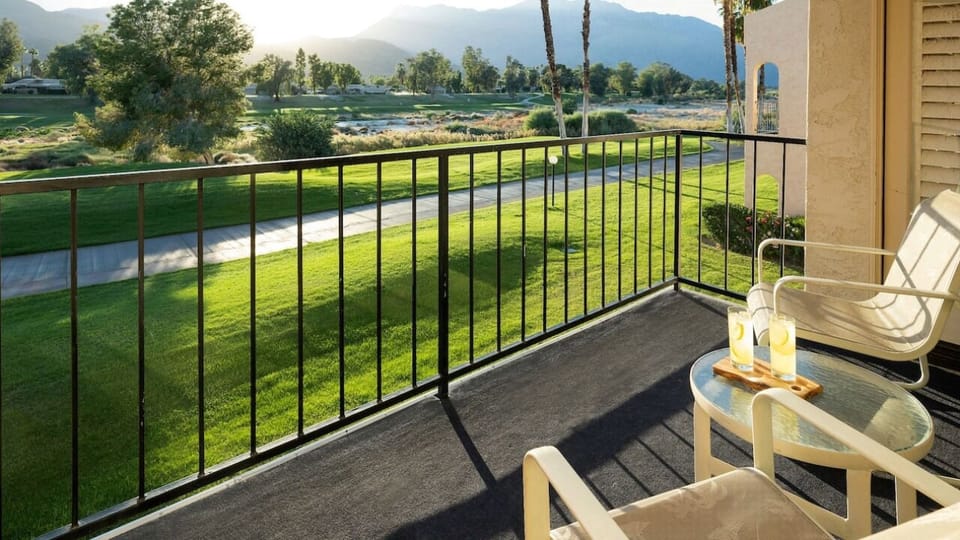 Balcony/Porch