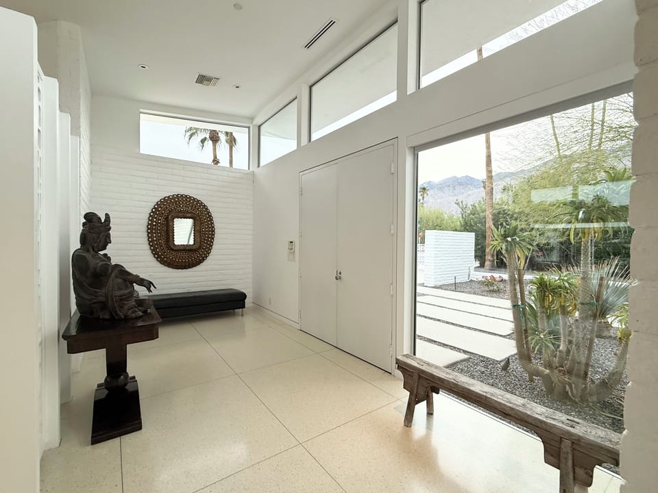 Entry way