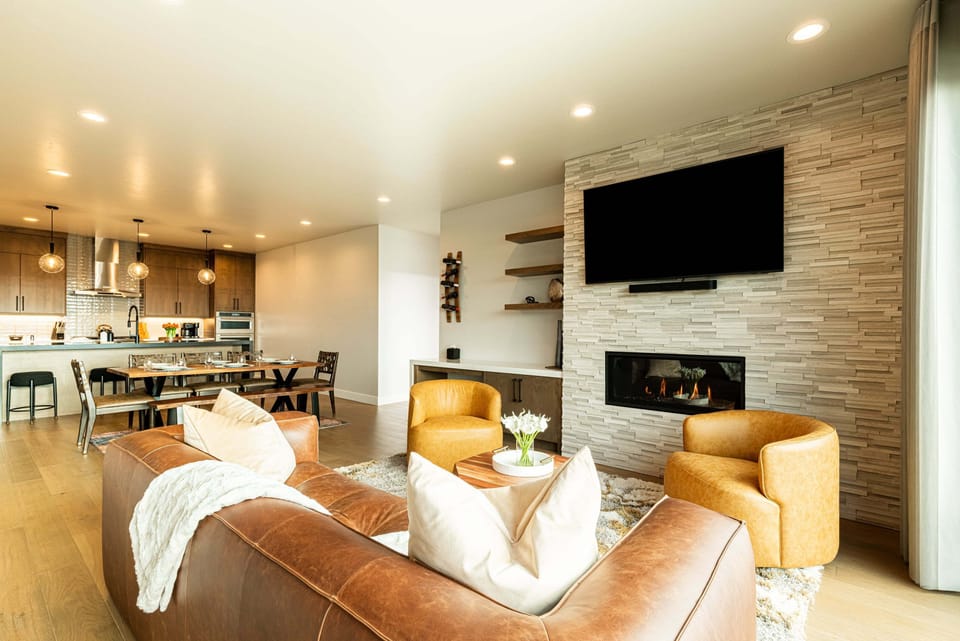 Main Living Room (2nd Floor)