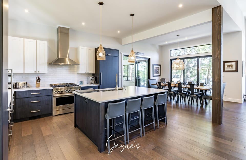 Kitchen &amp; Bar Seating