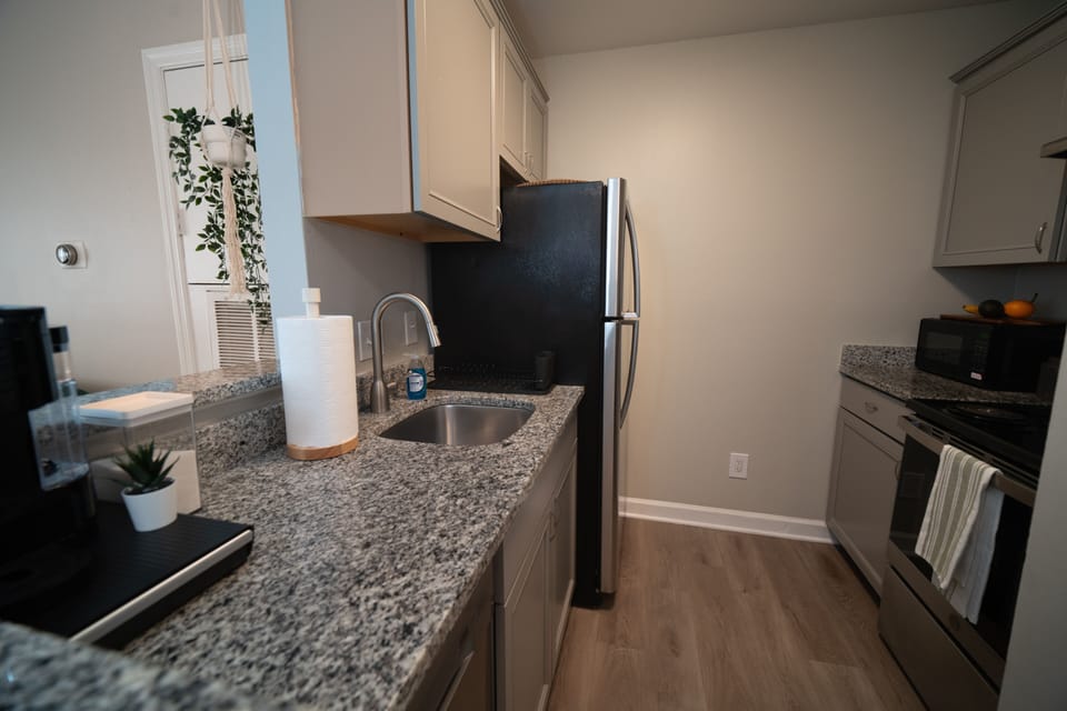 Kitchen, washer dryer
