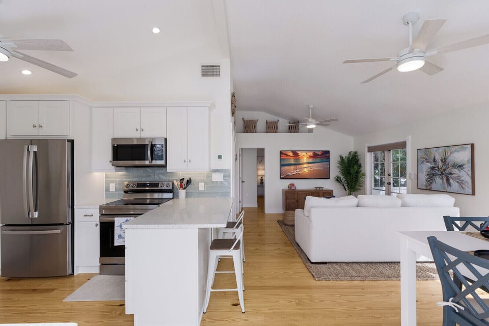 Kitchen & Living area
