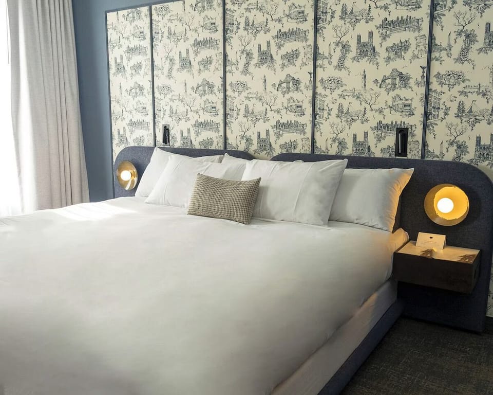 Bedroom with Queen Bed