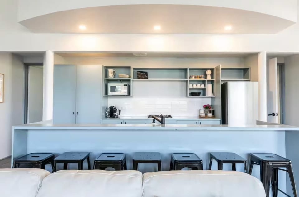 This comfortable and spacious family retreat will be the ideal base for your next stay in the stunning beachside town of Ocean Grove