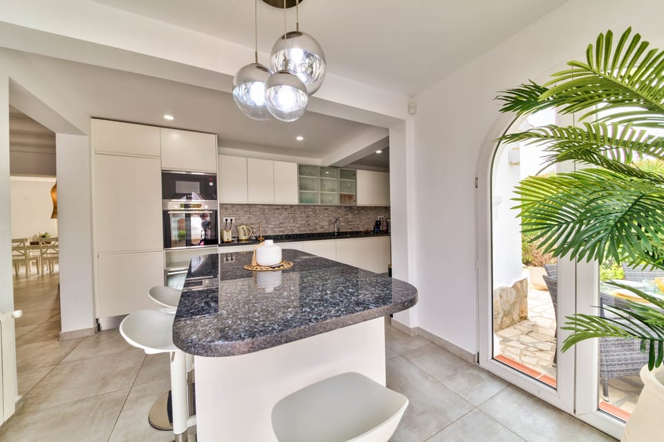 Well equipped kitchen