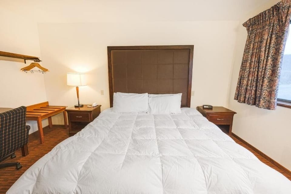 Drift off fast in a crisp, cloud-like bed each night.