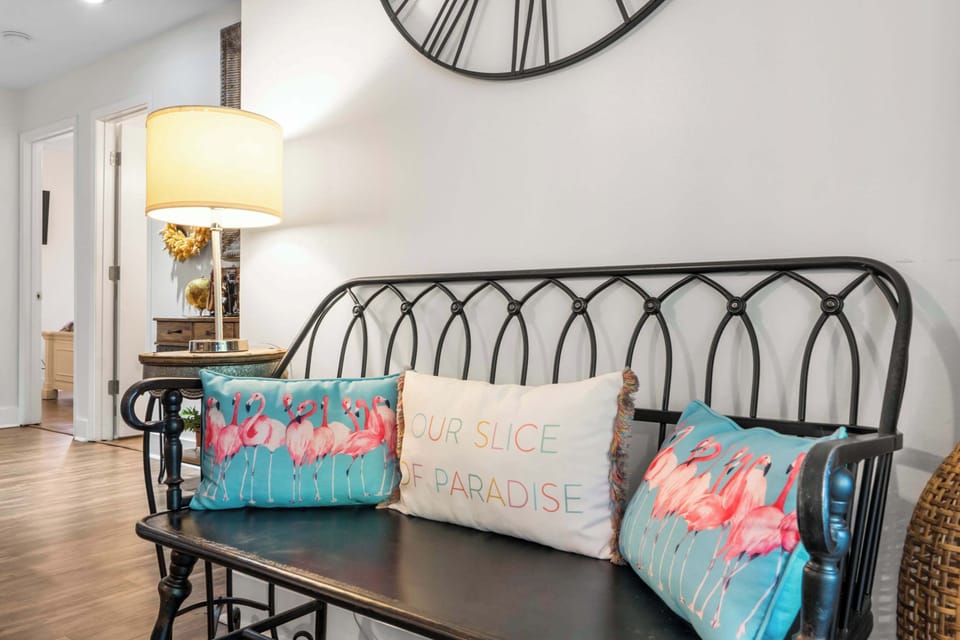 Unwind with a book on the charming bench in the living room​