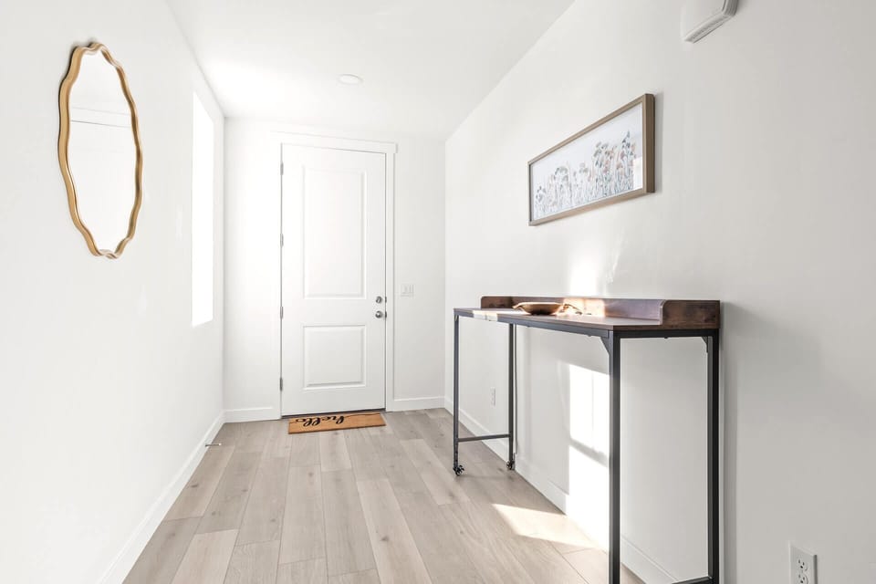 Jordanelle Ridge 499: Front entry door and hallway.