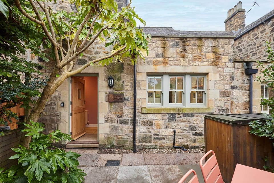 Sonsy Cottage, Alnmouth - Host & Stay