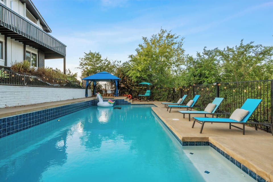 Bright, refreshing, and ready for a perfect pool day.