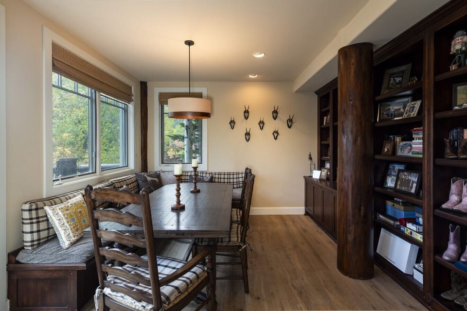 Lounge and quiet work area directly off the kitchen — the perfect space for Zoom calls or working from home.