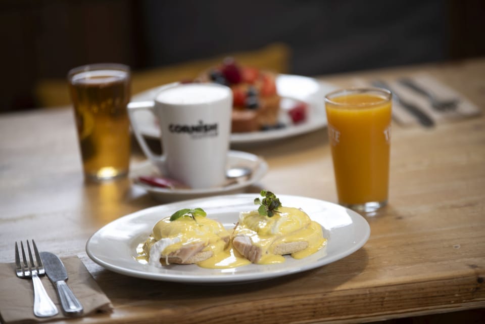 Eggs benedict