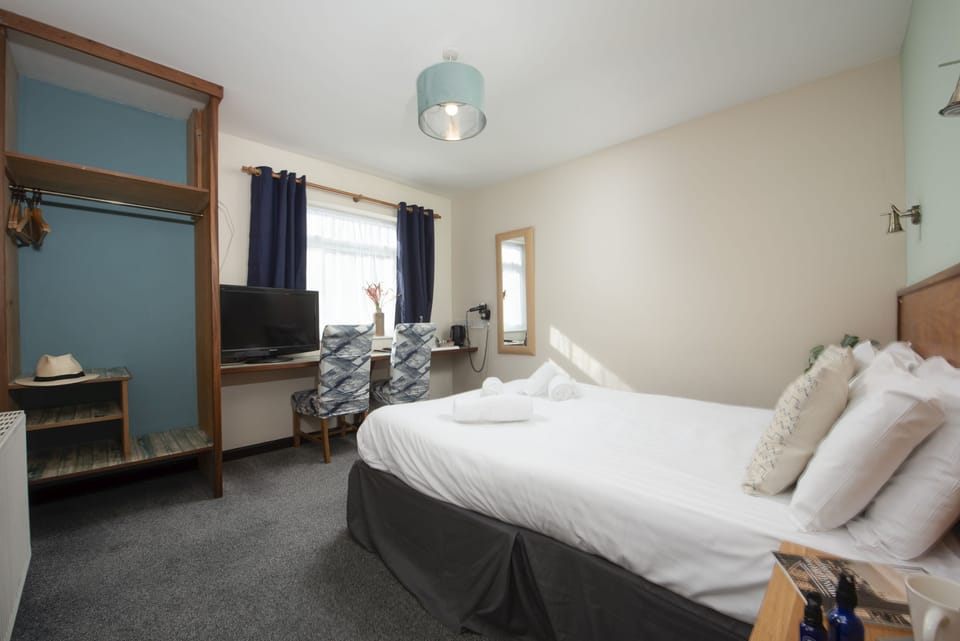 King Room with Tv and designated work space