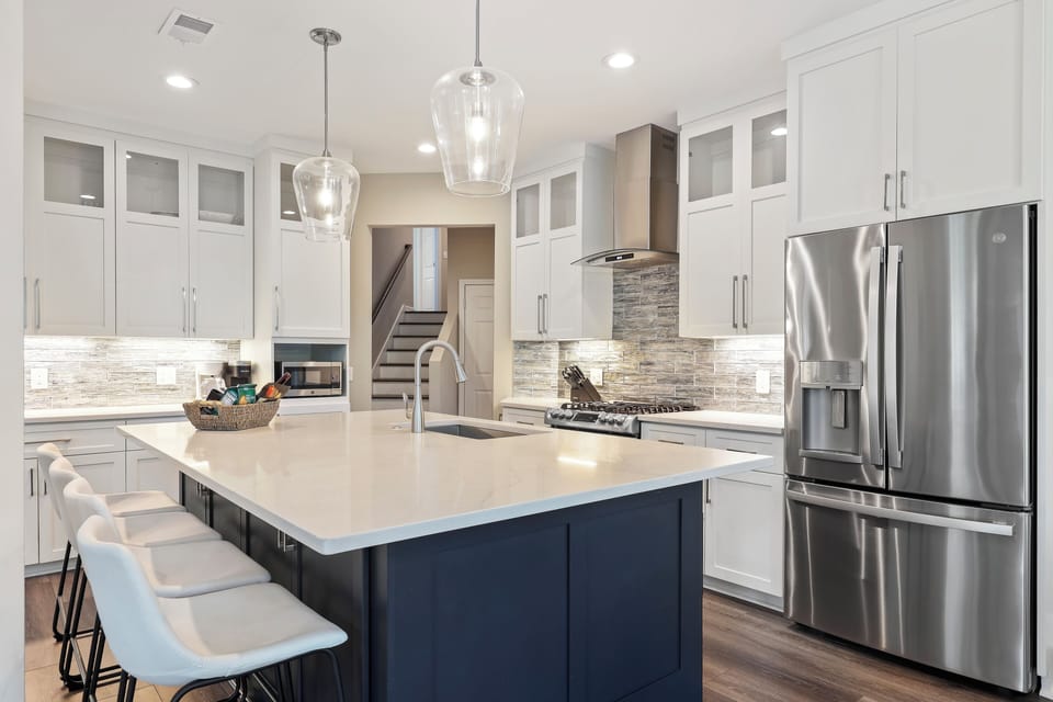 Fully equipped kitchen with an island for your culinary exploits