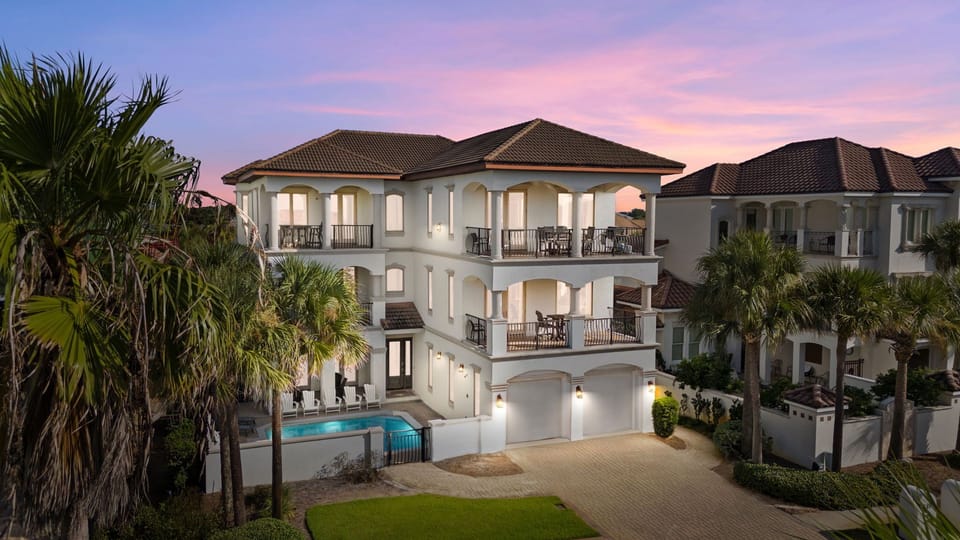 Twilight - Private Oasis