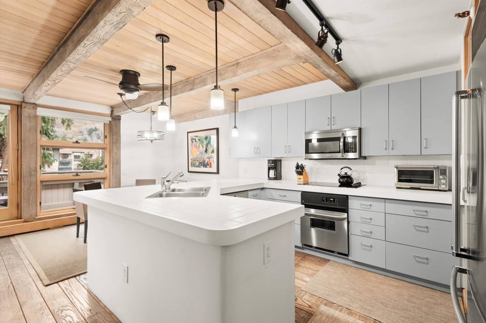 Fully equipped kitchen with everything you need for family meals and morning coffee.
