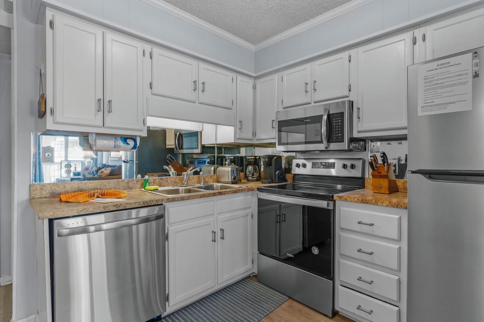Fully equipped kitchen
