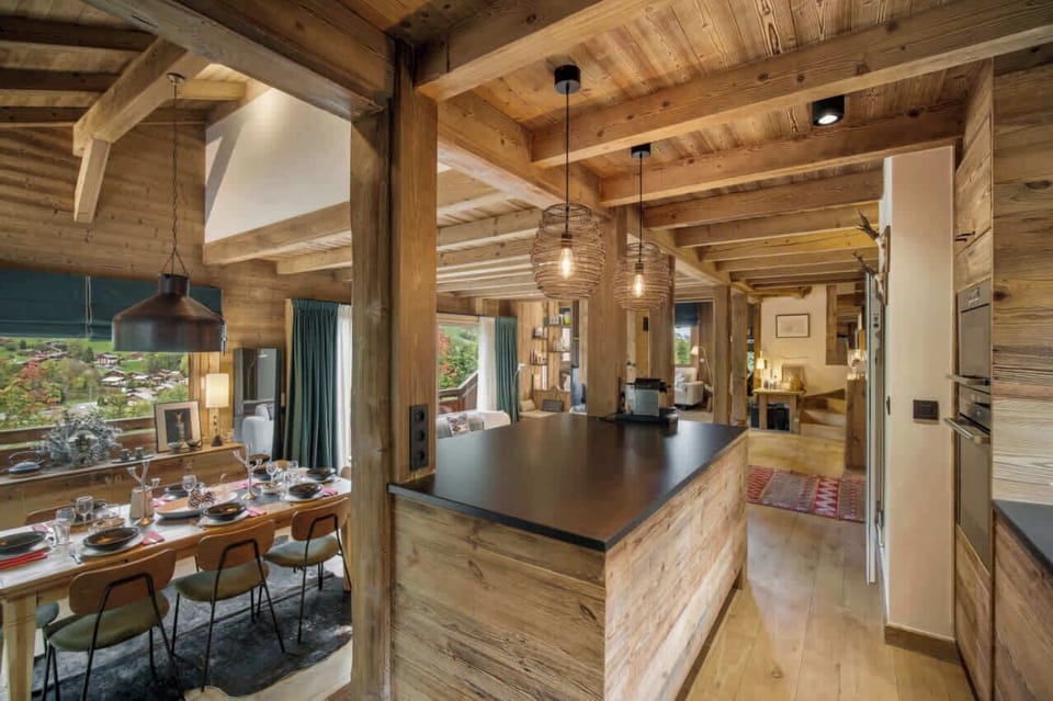 “Warm alpine kitchen perfect for family breakfasts or raclette nights”
– A true chalet Megève experience with every comfort you need for mountain living.
