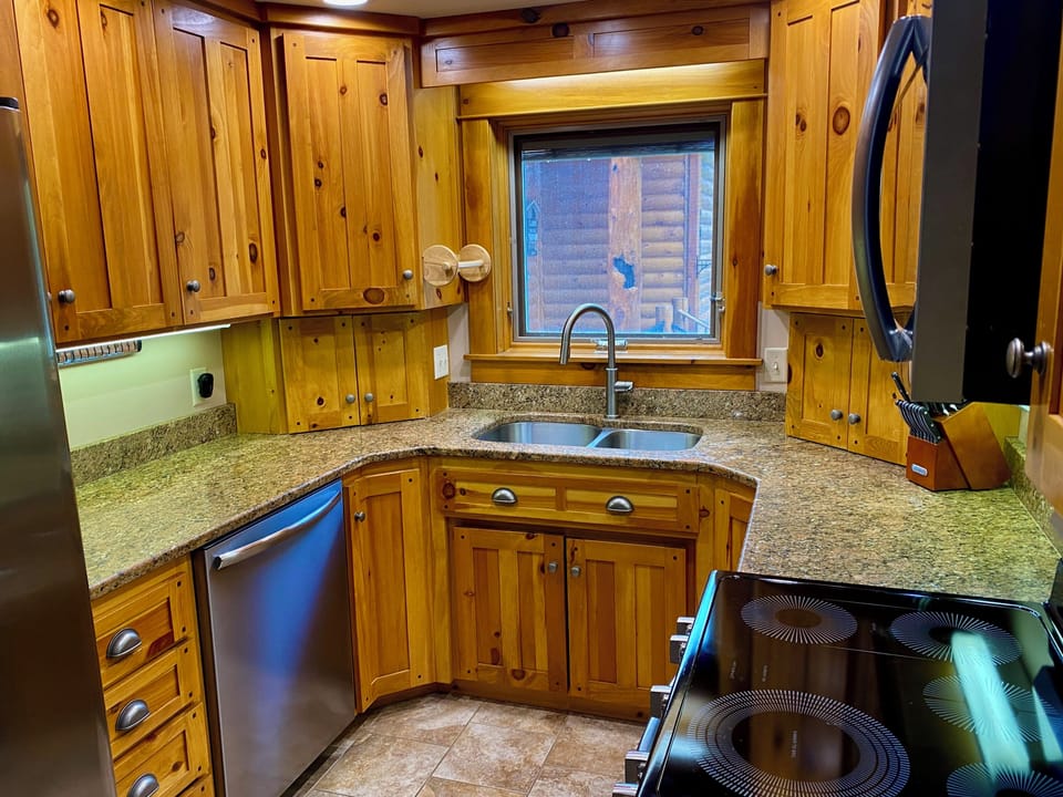 Gourmet kitchen