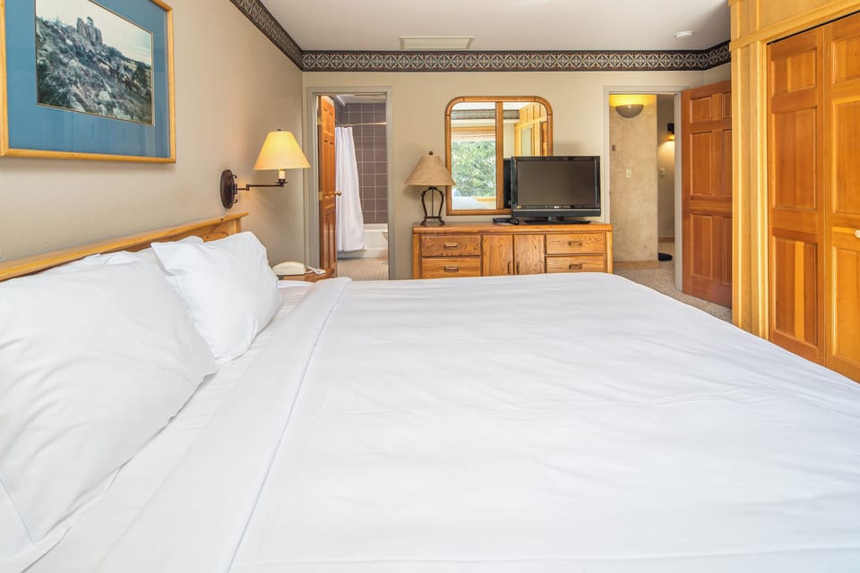 Turn on the TV and wind down after a long day on the slopes | Main Level