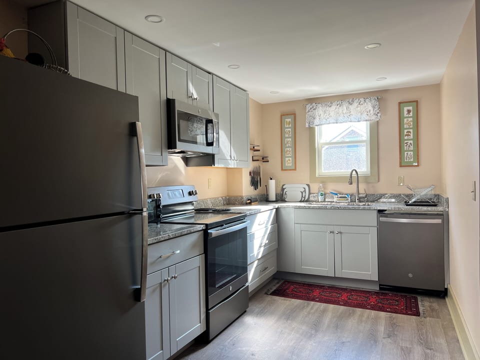 Fully Equipped Kitchen with New Appliances 
